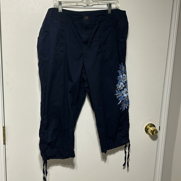 Basic Editions Pants - X Woman’s capri